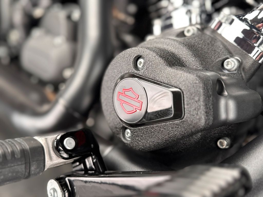 Fahrzeugabbildung Harley-Davidson LOW RIDER ST FXLRST *NEUWERTIG *1. HAND