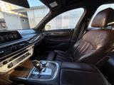 BMW 750i - - BMW 7er Reihe: Limousine