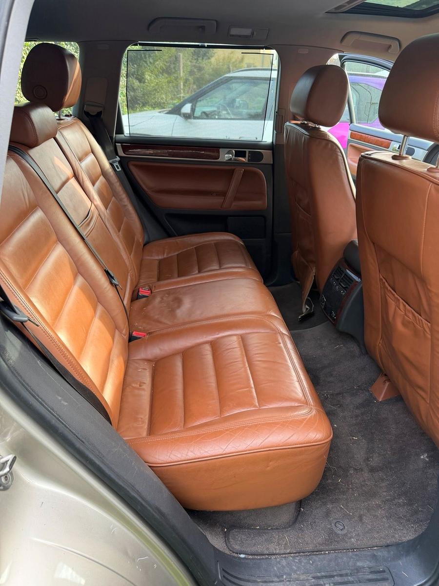 Volkswagen Touareg 2004 — photo 11