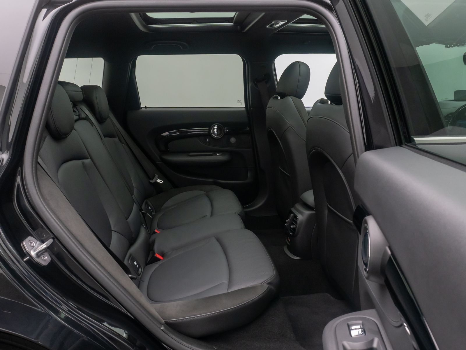 Fahrzeugabbildung MINI Cooper Clubman HUD Kamera DAB H/K Panorama Voll