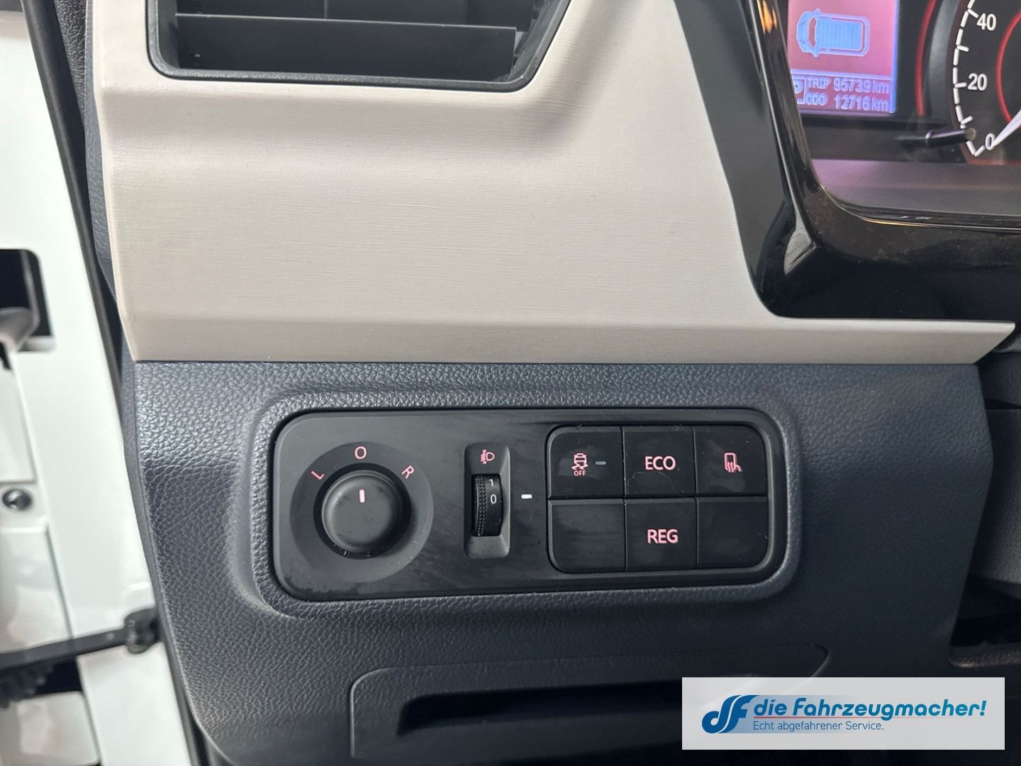 Fahrzeugabbildung Maxus eDeliver3 Kasten L1H1 Apple CarPlay Android Auto