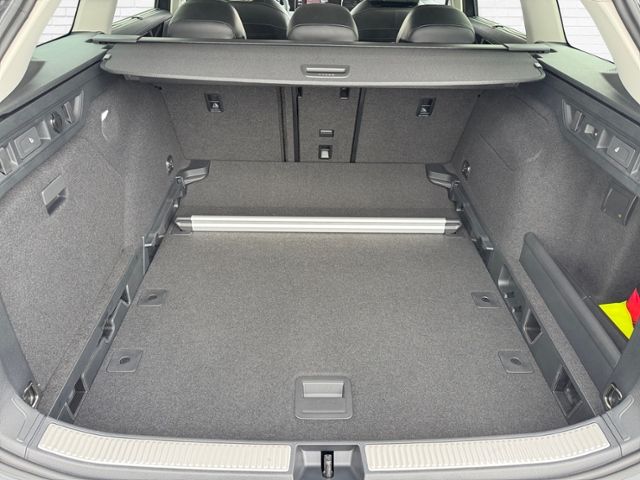 Fahrzeugabbildung Volkswagen Passat Business 1.5 eTSI DSG APP LED NAVI SHZG