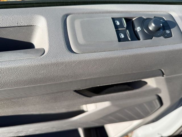 T7 Transporter 2.0 TDI Kasten LR Klima AHK Navi