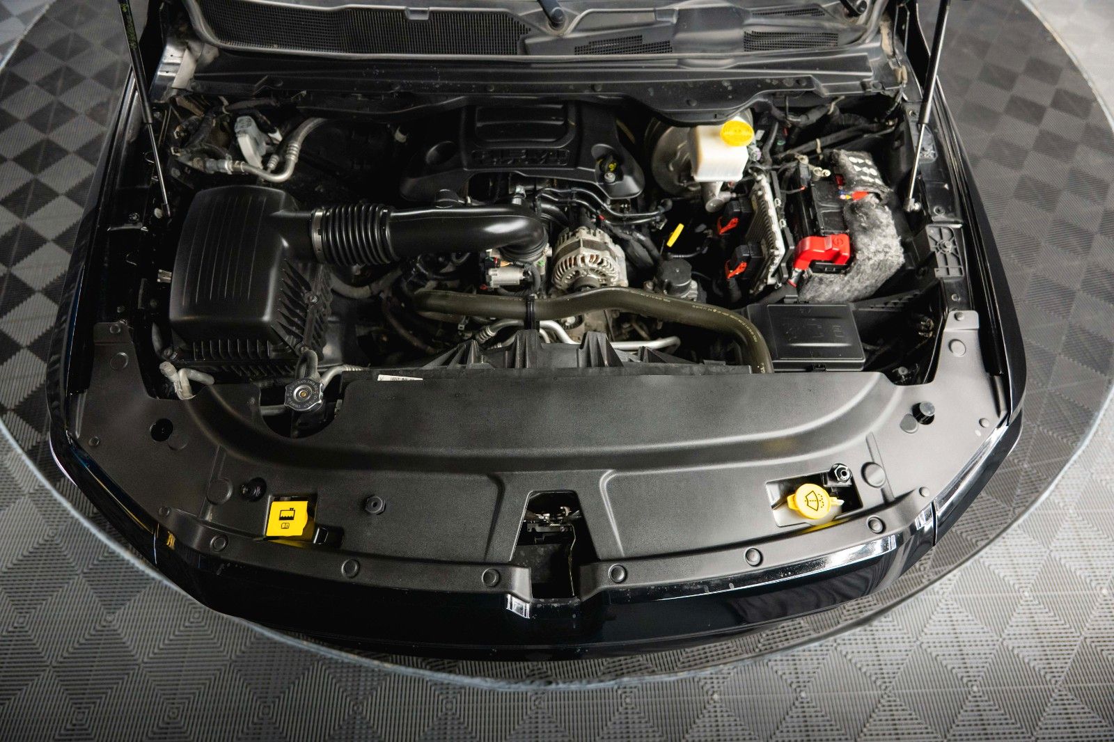 Fahrzeugabbildung Dodge RAM 5.7 V8 HEMI 4x4 Night LARAMIE RAMBOX 19%