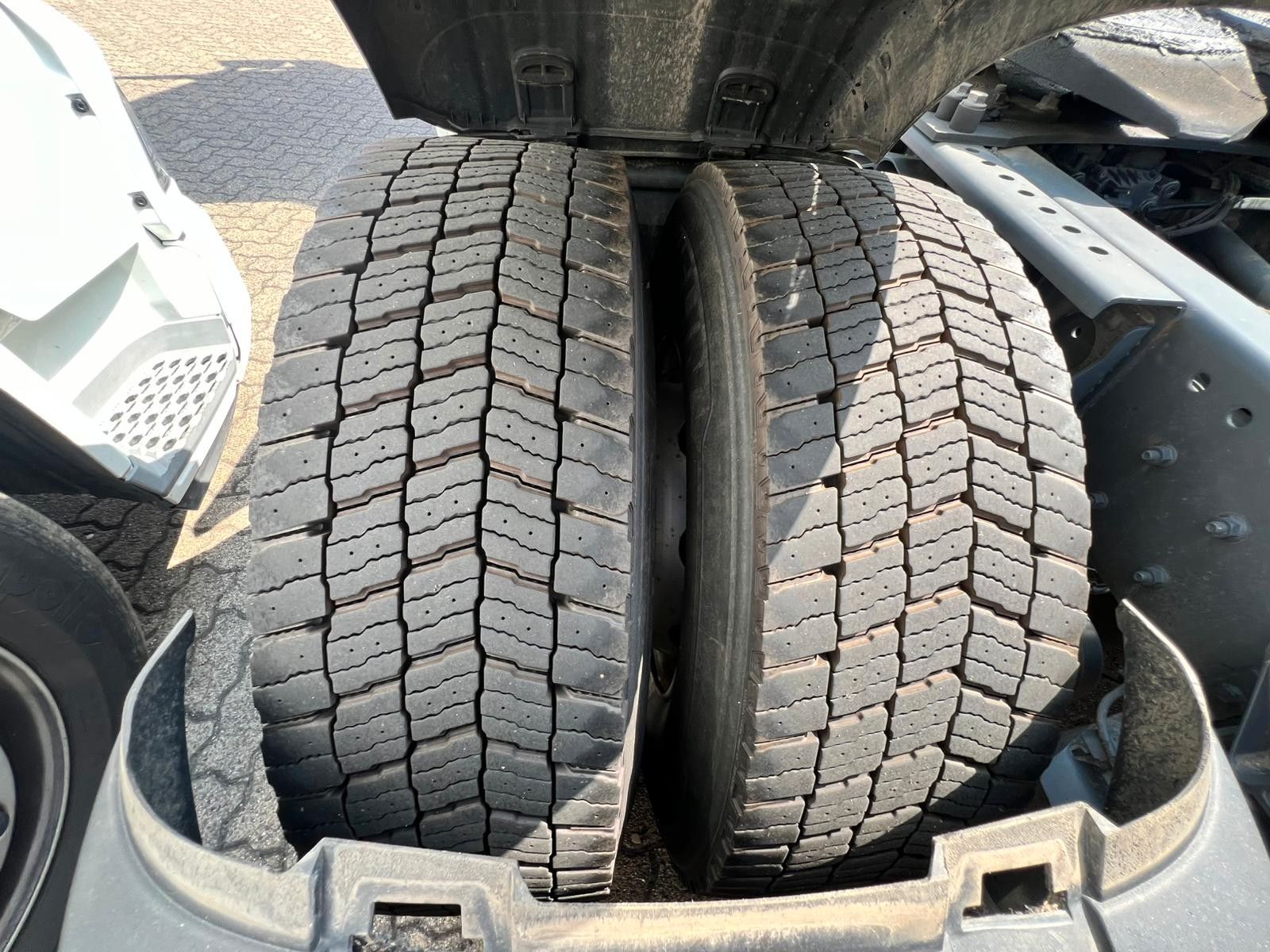 Fahrzeugabbildung DAF 3 Stück XF 480 FT NG, Intarder, Bj. 2022