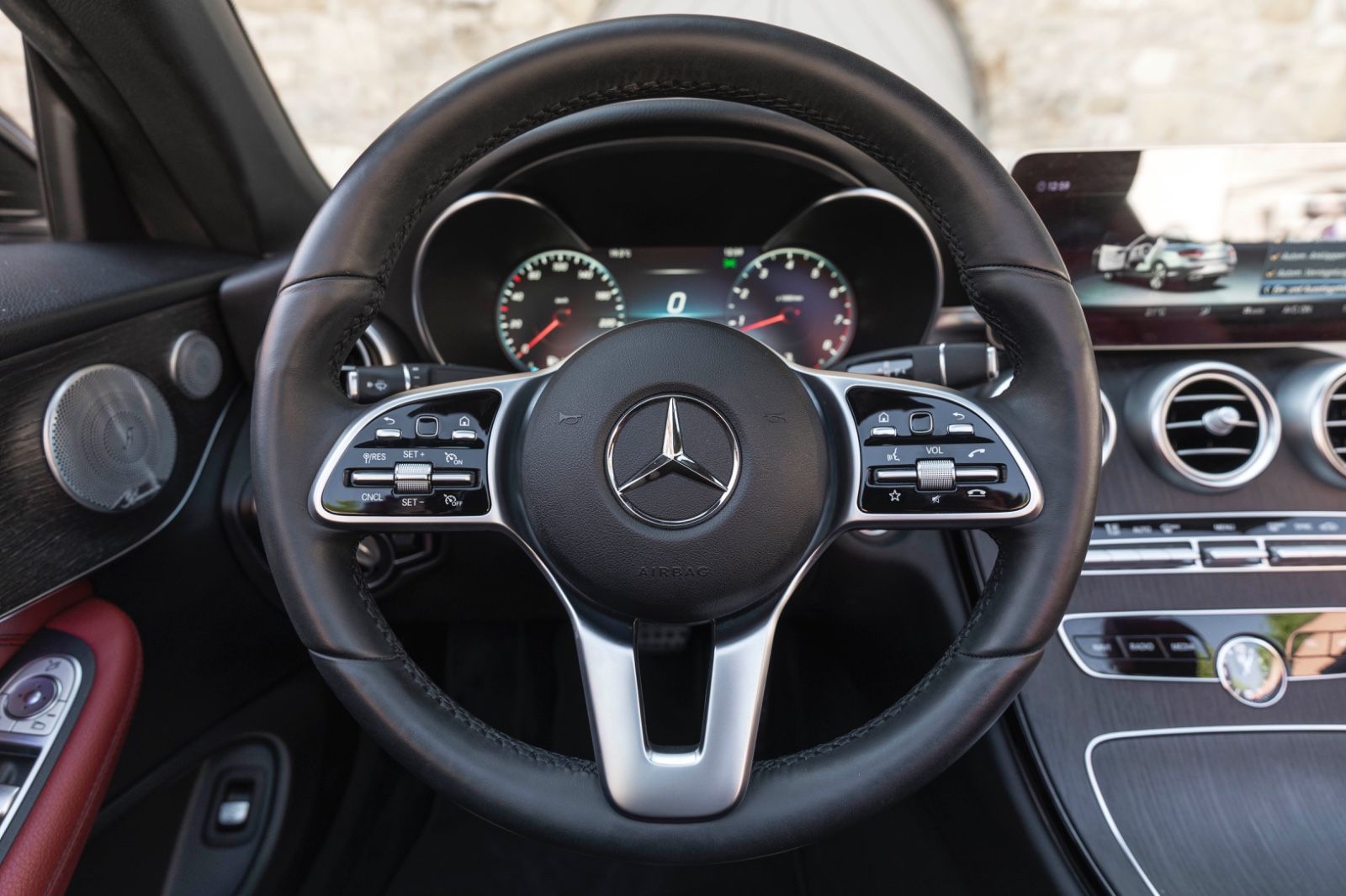 Fahrzeugabbildung Mercedes-Benz C 300 4MATIC AMG BURMESTER 360° LED TOTW SZH