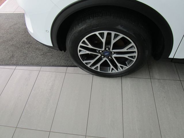 Kuga Plug-In Hybrid Titanium/AHK/LED