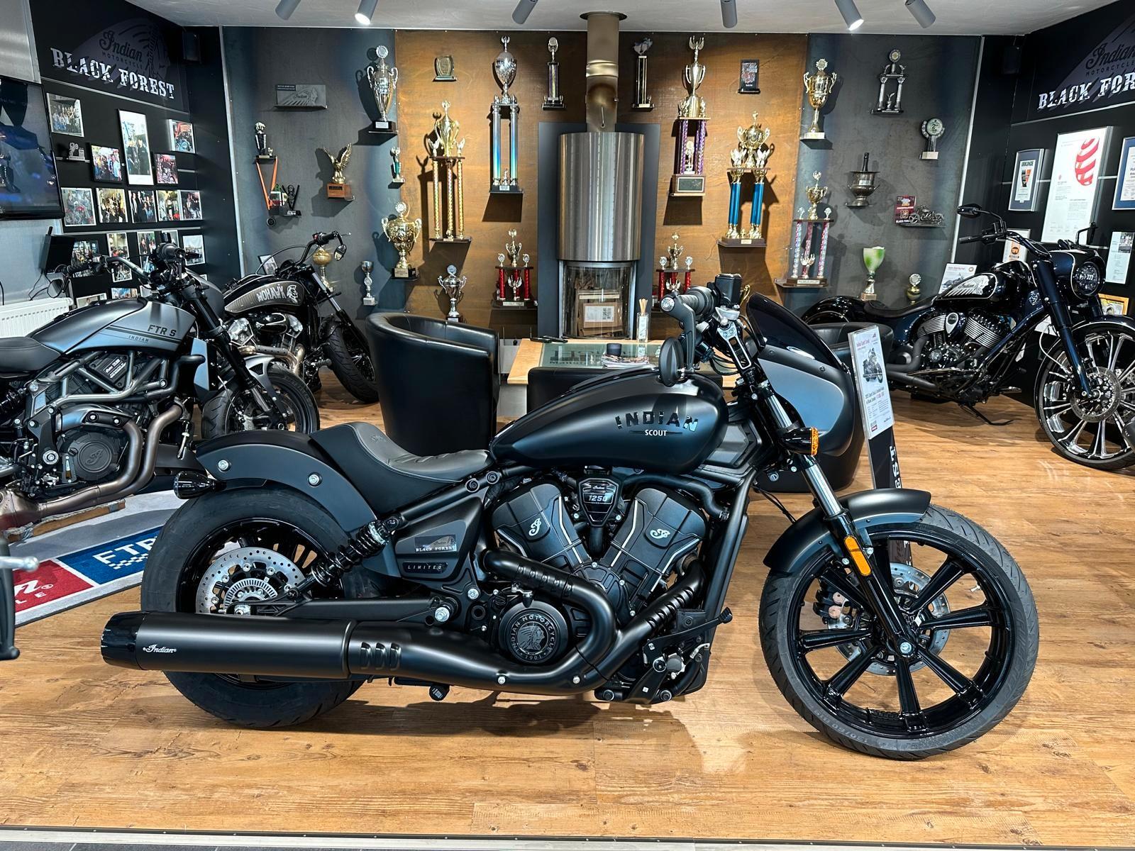 Indian Sport Scout BLACK Smoke *sofort verfügbar*
