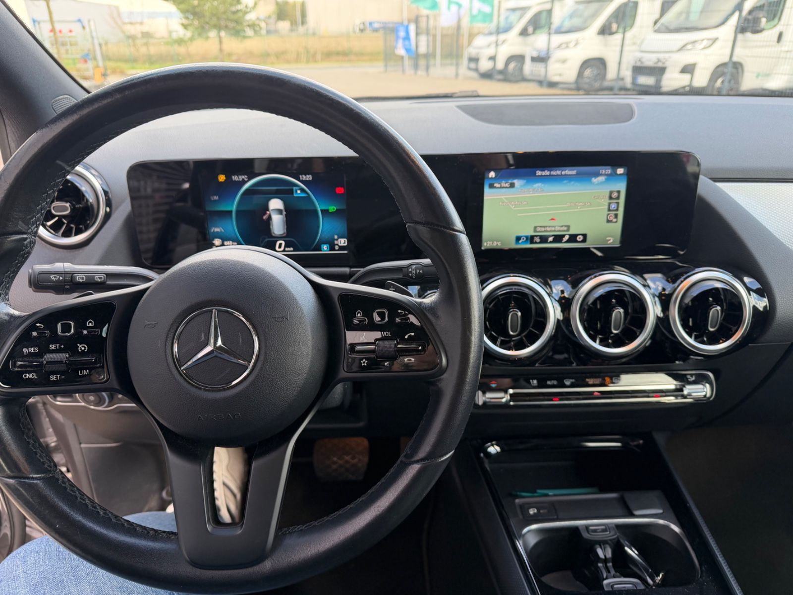 Fahrzeugabbildung Mercedes-Benz B 180 Business Paket