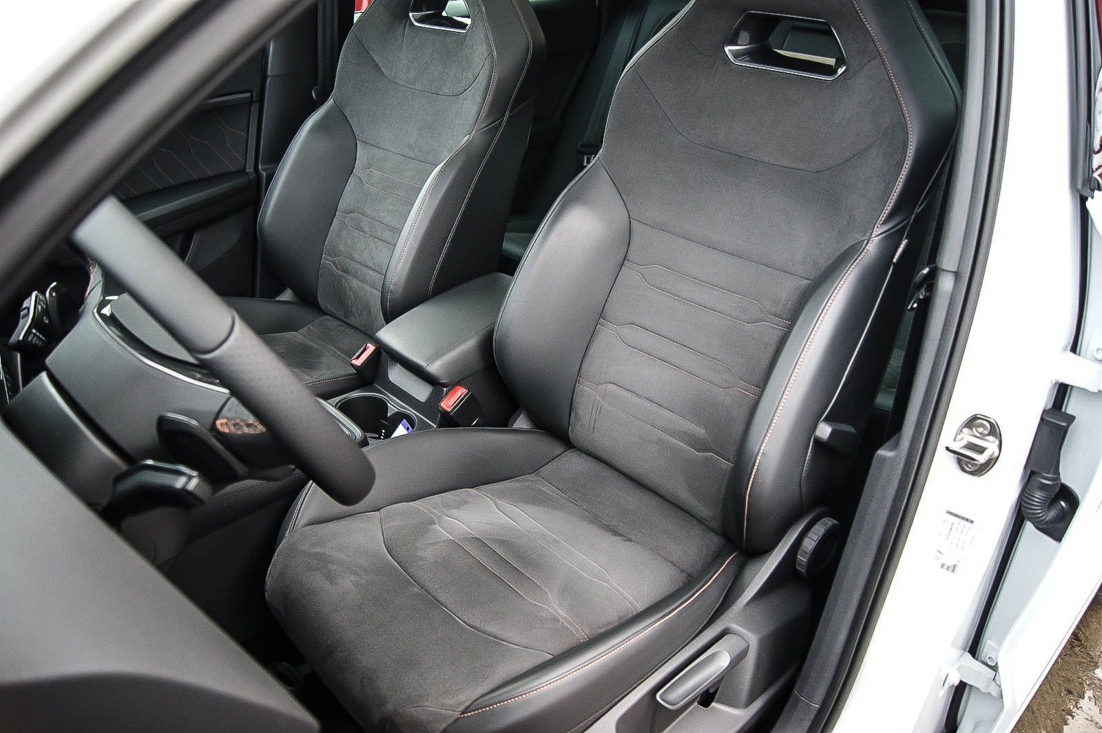 Fahrzeugabbildung CUPRA Ateca 2.0i 4Drive TRAILASSYST SCHIEBEDACH BEATS