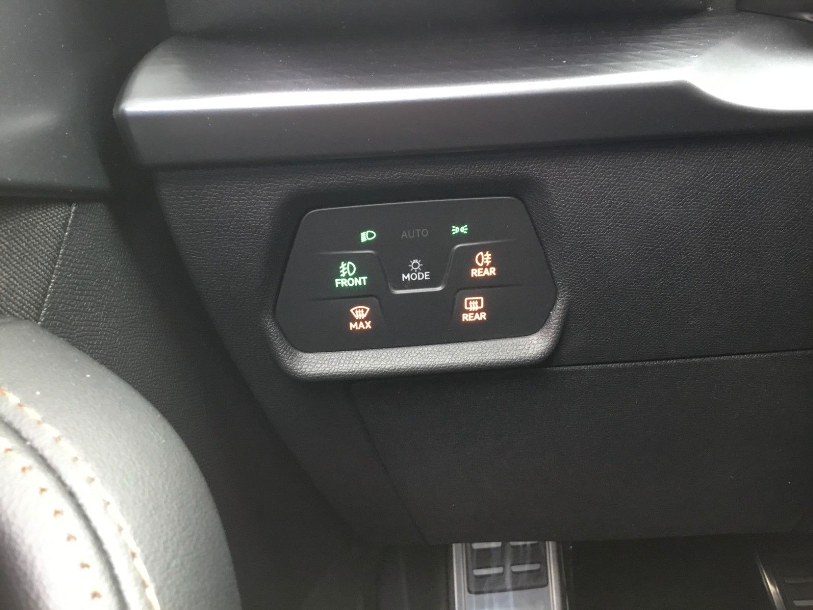 Fahrzeugabbildung CUPRA Formentor 1.5 eTSI DSG +AHK+Navi+18"+TopView