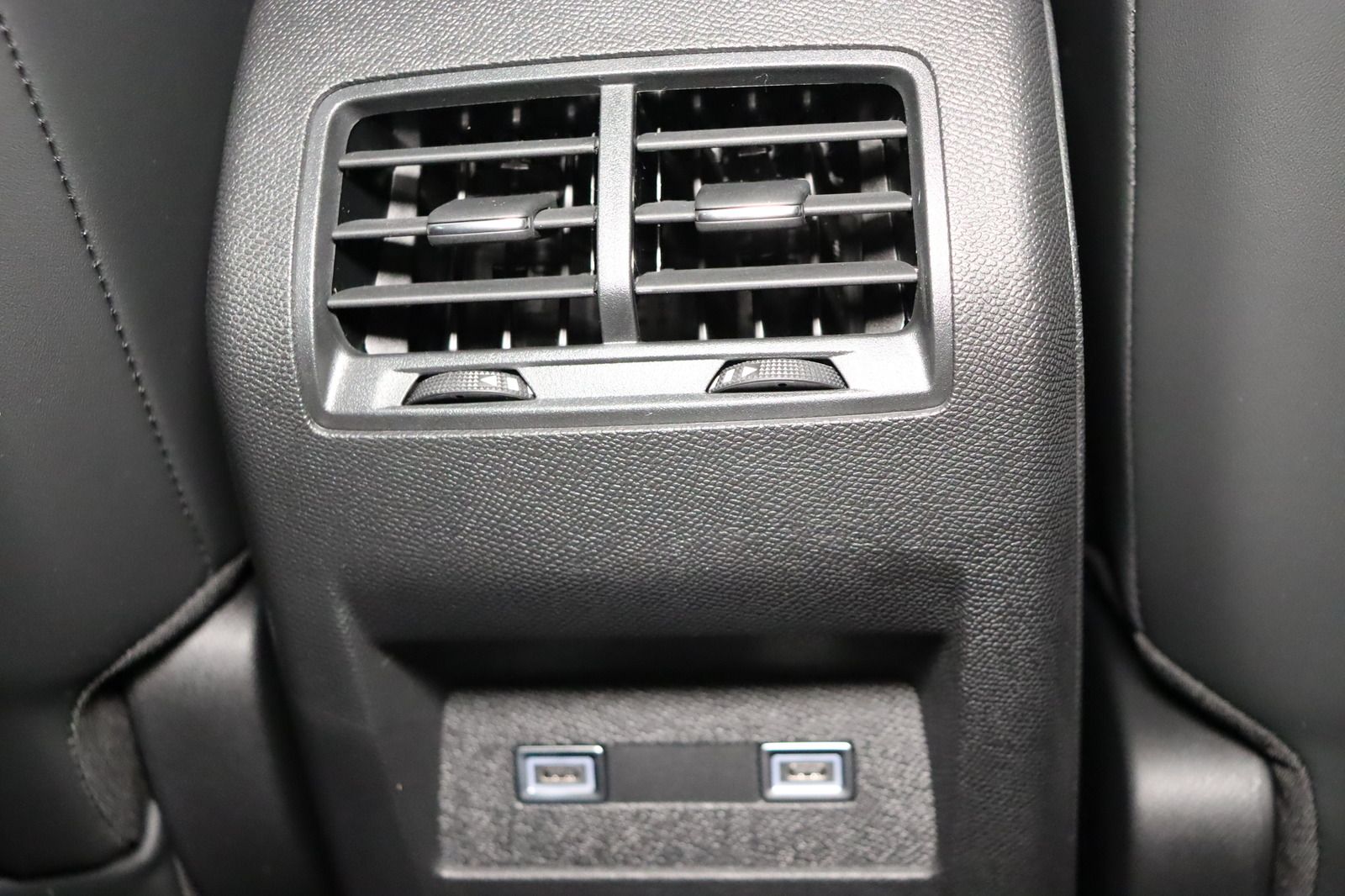 Fahrzeugabbildung Peugeot 308 GT BlueHDi 130 EAT8 LED* Keyless * 360°