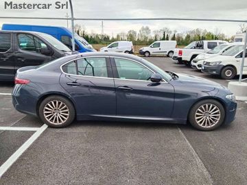 Alfa-Romeo Giulia - 4