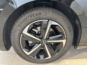 Fotografie 4 des Opel Astra 1.2 Turbo Automatik GS