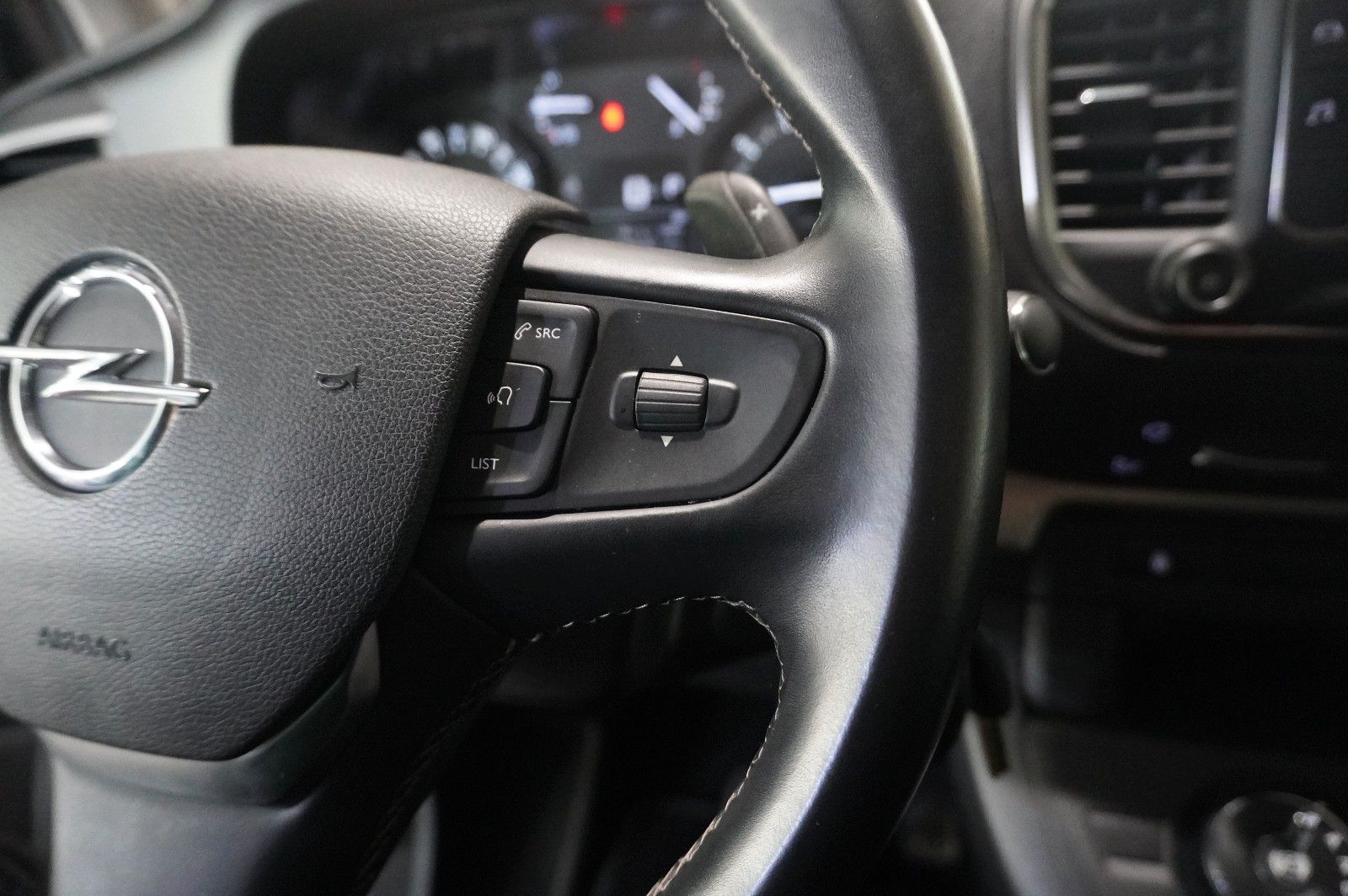 Fahrzeugabbildung Opel Zafira Life 2.0D "L" EDIT. 8-SITZE NAVI/LED/AHK