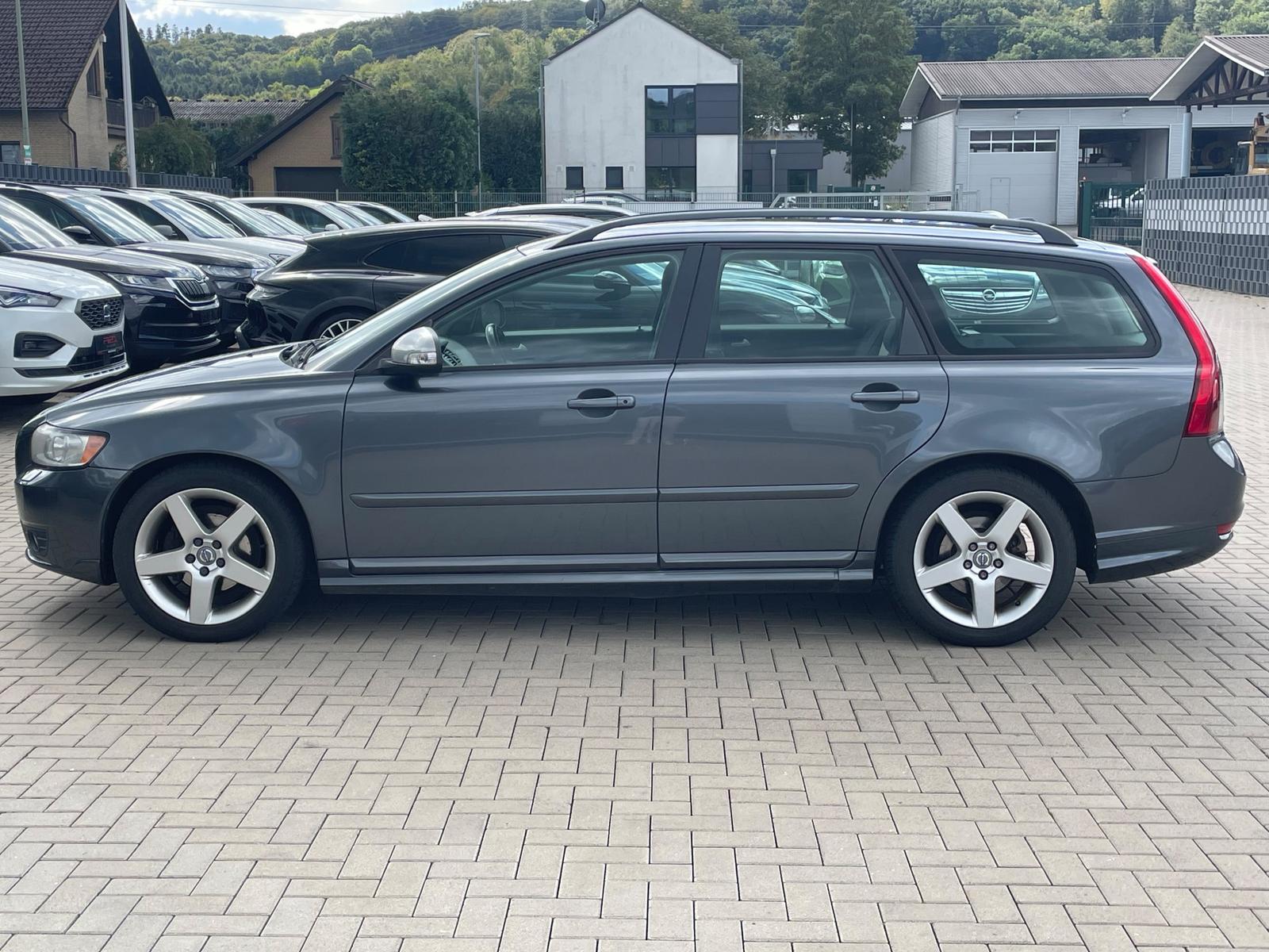 Volvo V50 1.6 D R-Design Xenon Vollleder 