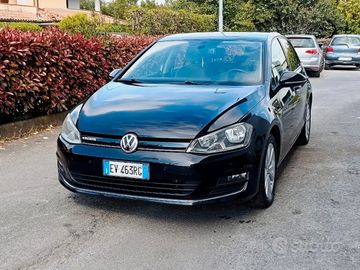 Volkswagen Golf - 2