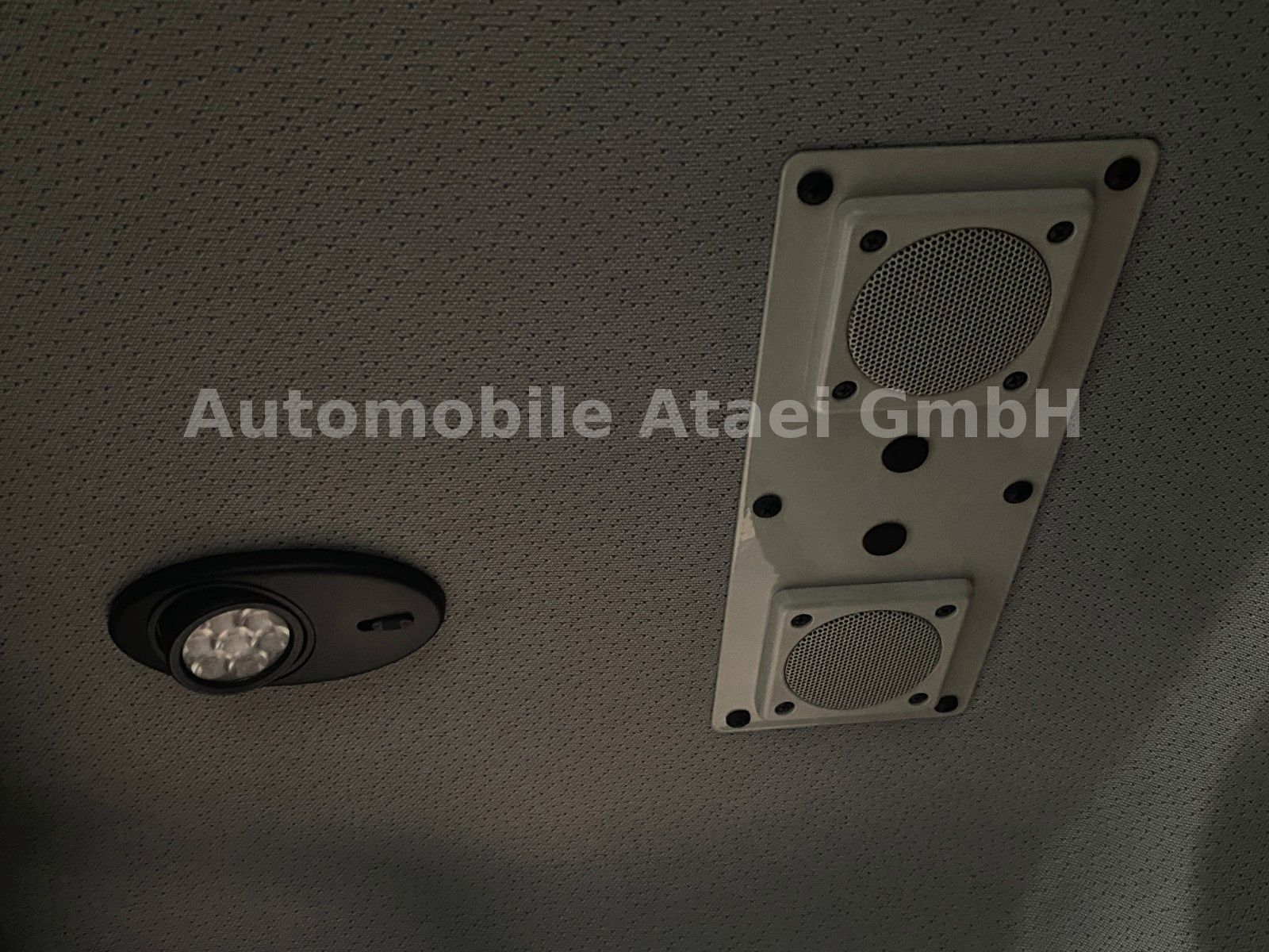 Fahrzeugabbildung Mercedes-Benz Sprinter 316 Behörde/ Camper 7-Sitze (0509)