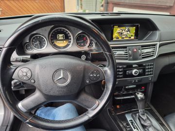 Mercedes E 250 - 6