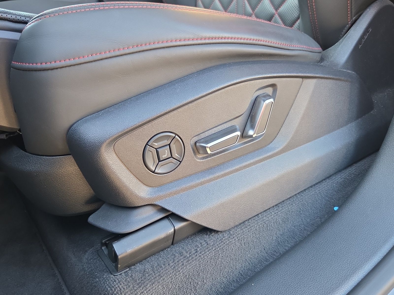 Audi SQ8 - Bild 15