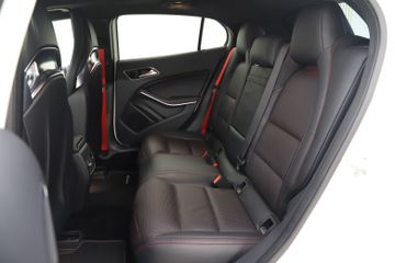 Mercedes GLA 45 AMG - 11