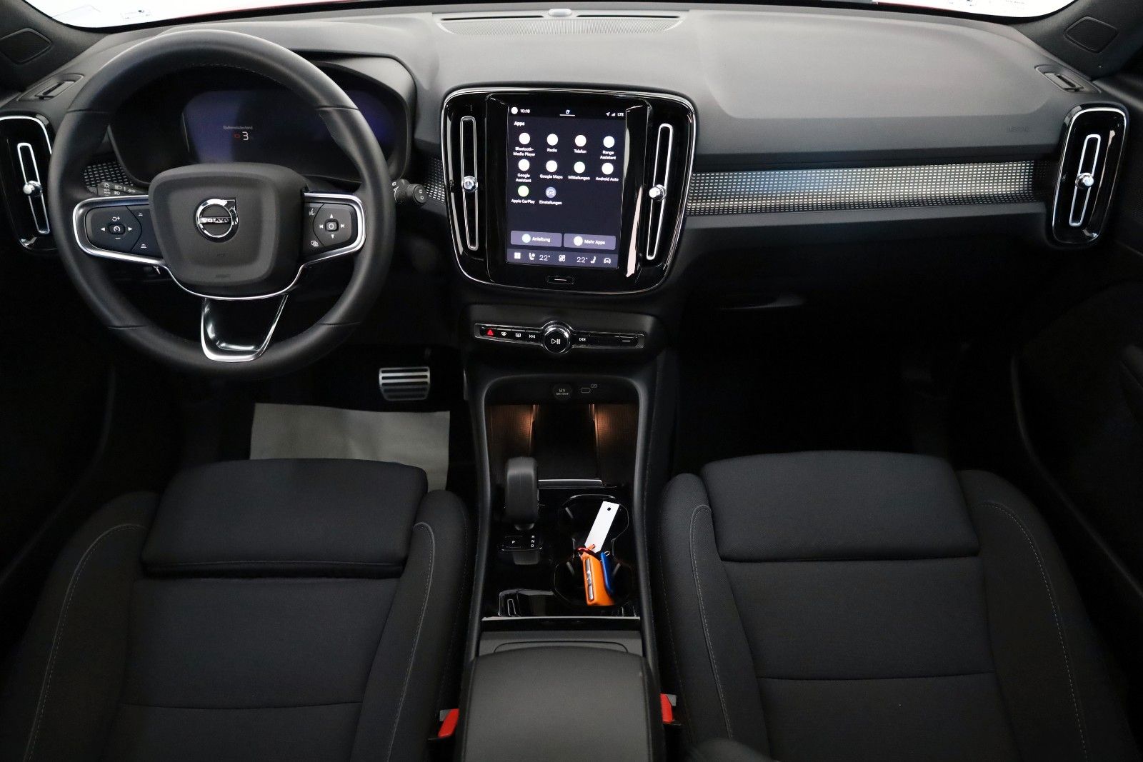 Fahrzeugabbildung Volvo XC40 Plus Recharge,Navi,LED,SH,Kamera,ACC,