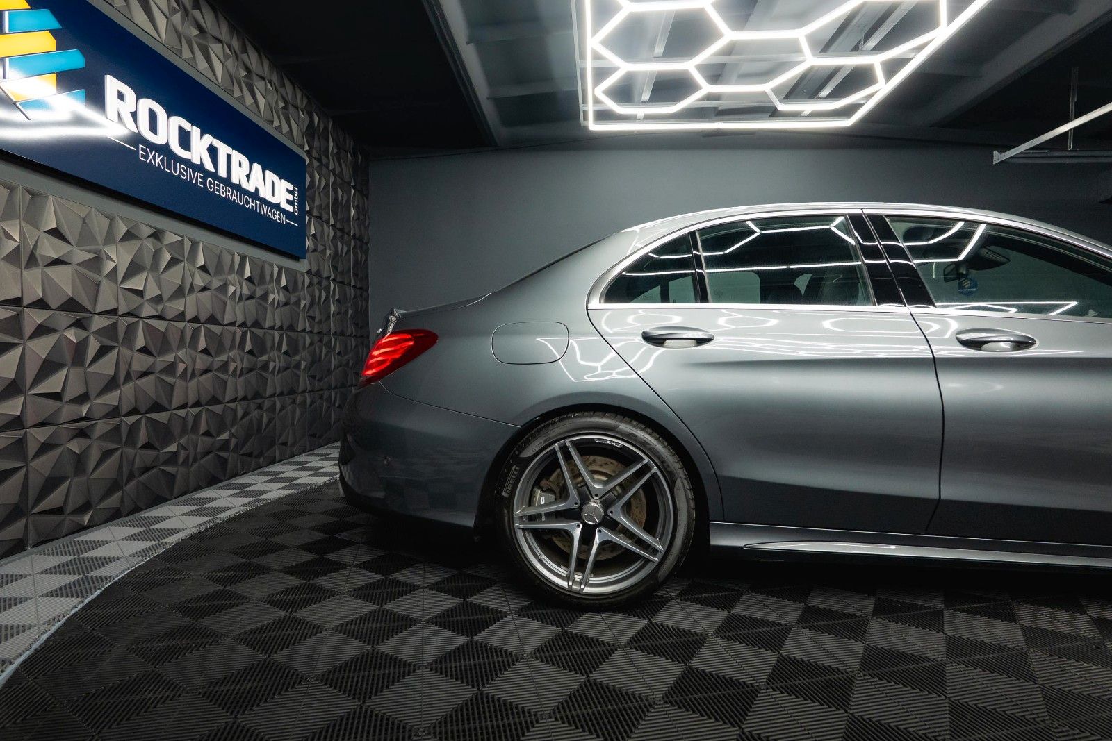 Fahrzeugabbildung Mercedes-Benz C 63 AMG Lim. | BURMESTER | LED | Top Zustand