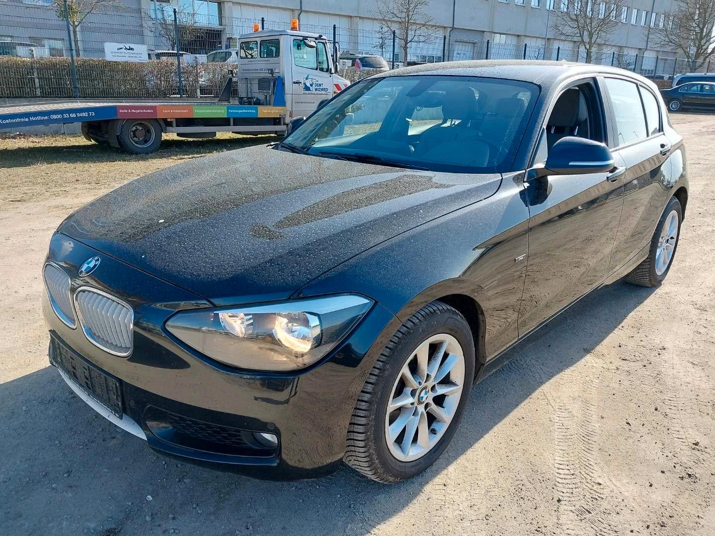 BMW 118d Limousine **CAM/LEDER/HARMAN-KARDON**