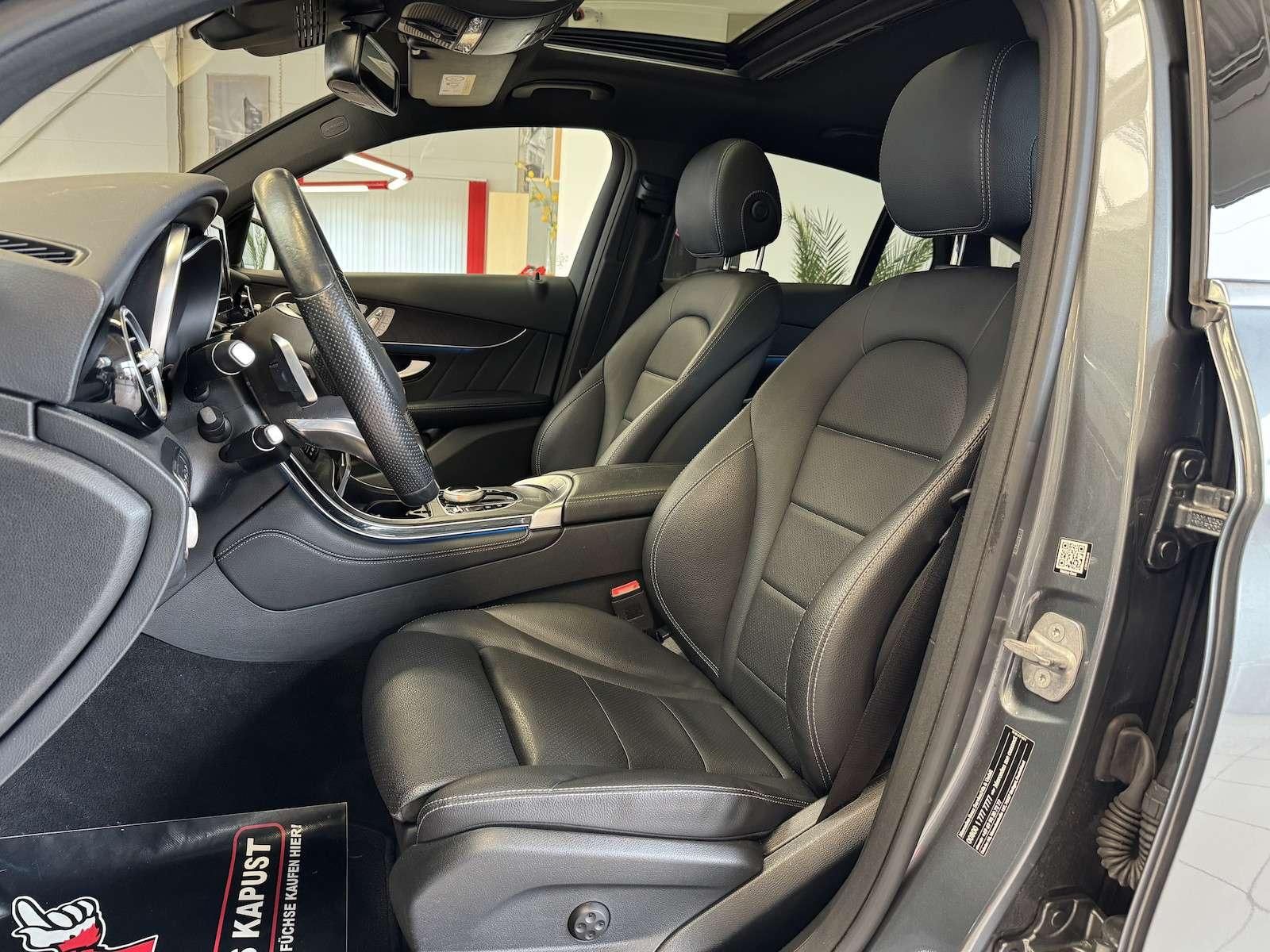 Fahrzeugabbildung Mercedes-Benz GLC 250 Coupe AMG/LED/Distronic/S-Dach/Memo/3...