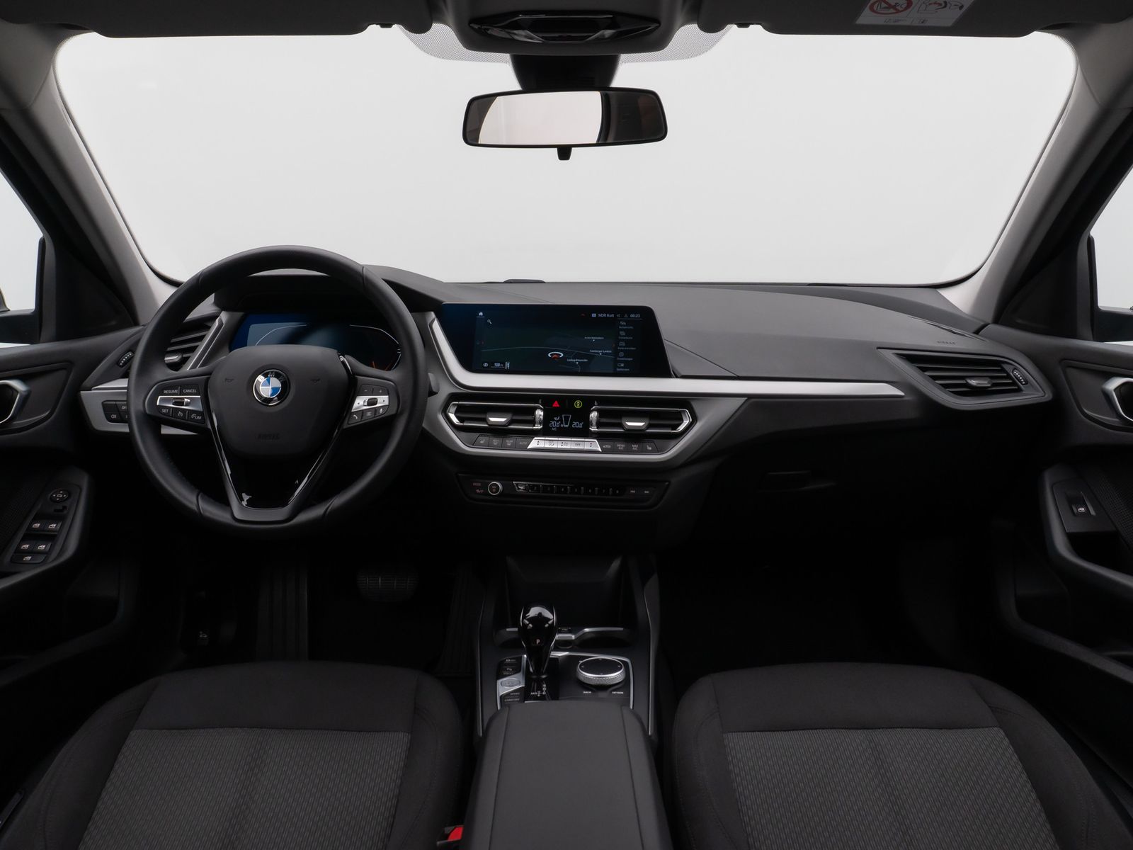 Fahrzeugabbildung BMW 118i DAB CockPitPro Geschwindigkeitsreg PDC LED