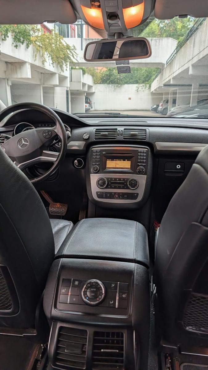 Mercedes-Benz R350 2010 — photo 13