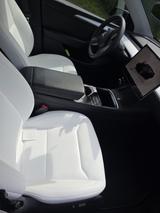 Tesla Model Y Long Range RWD Long Range AHK - gebrauchte Tesla Model Y aus dem Jahr 2023