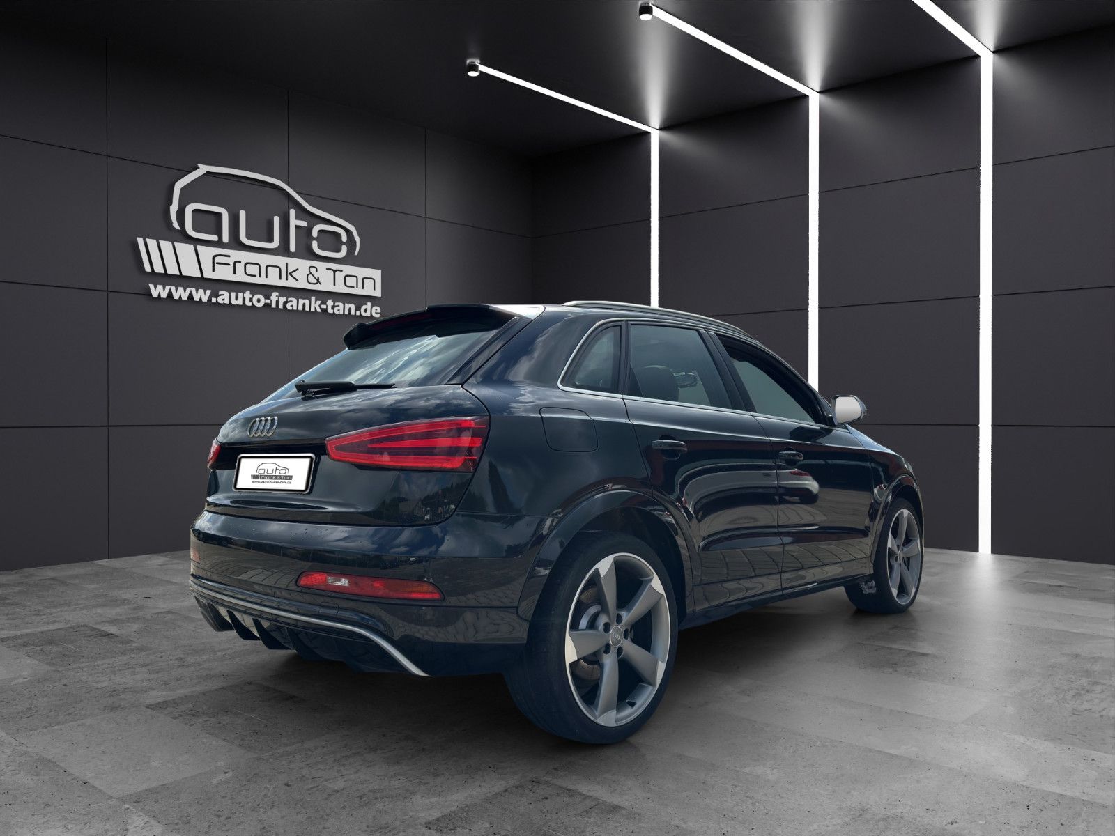 Fahrzeugabbildung Audi RSQ3 2.5 TFSI quattro *Carbon*Bose*Pano*Naviplus