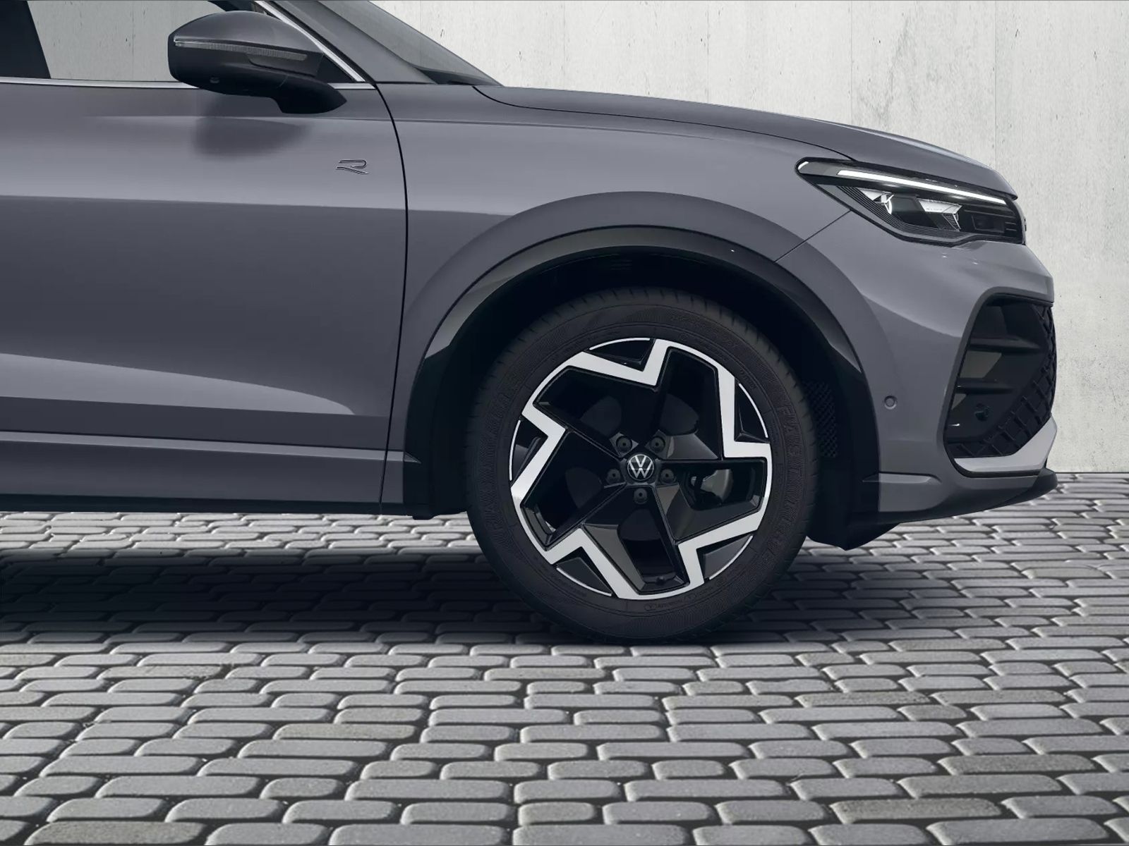 Tiguan 1.5 eTSI R-LINE *MATRIX*LEDER*IQ.DRIVE*