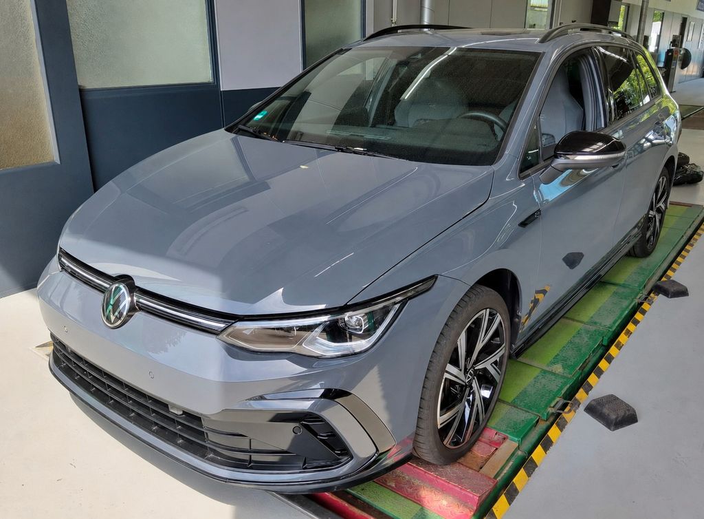 VW Golf VIII Variant R-Line *Panorama*Matrix-LED*