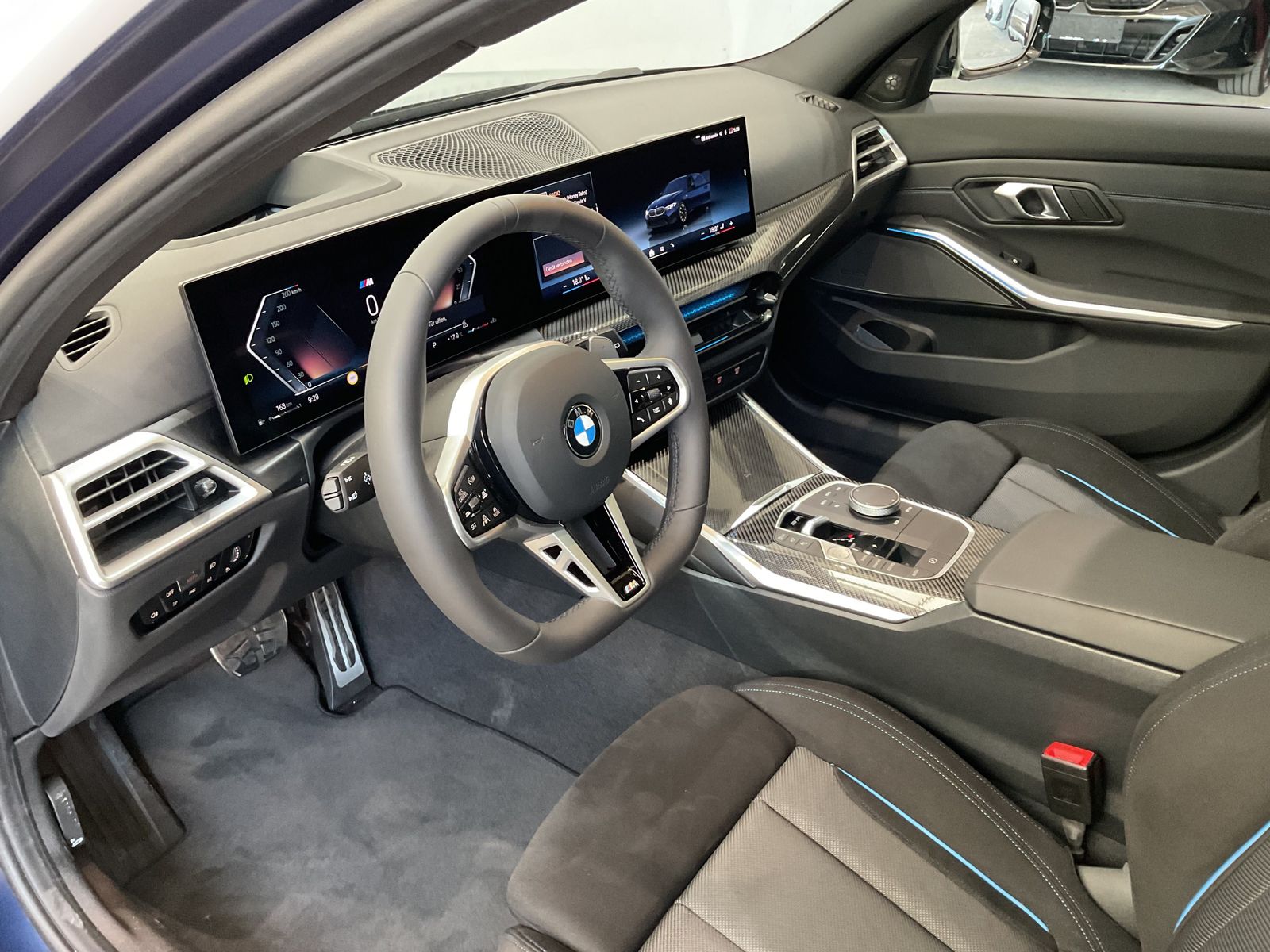 Fahrzeugabbildung BMW 320d Standheizung, Panorama Glasdach, Komfortzug