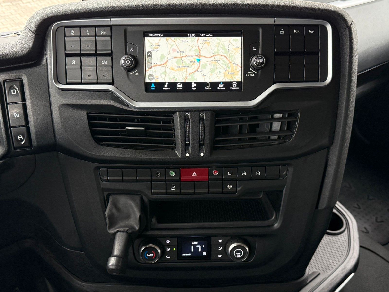 Fahrzeugabbildung Iveco X-WAY 490 2 Kreis-Hydraulik *Miete*