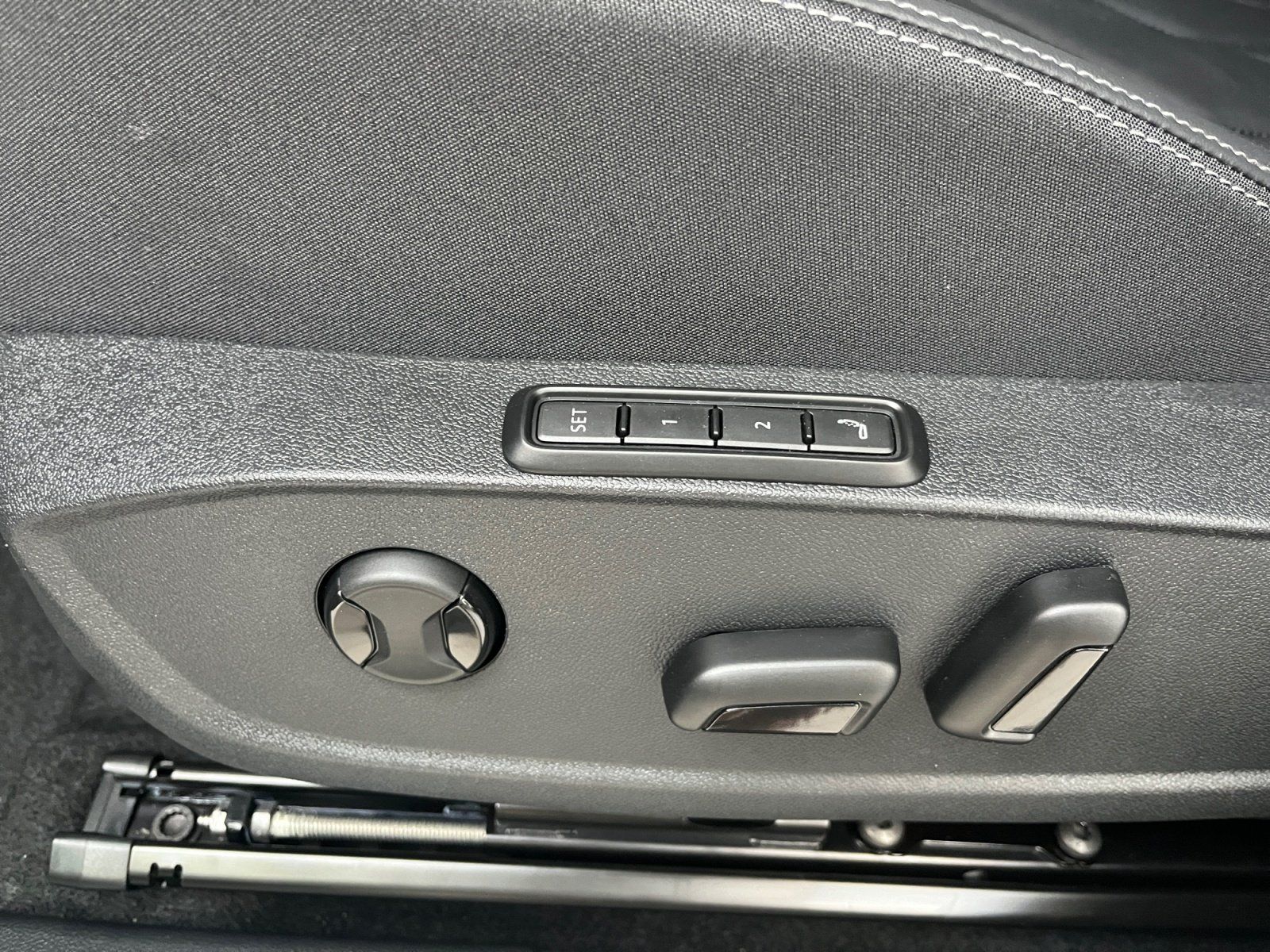 Ford Explorer - Bild 17