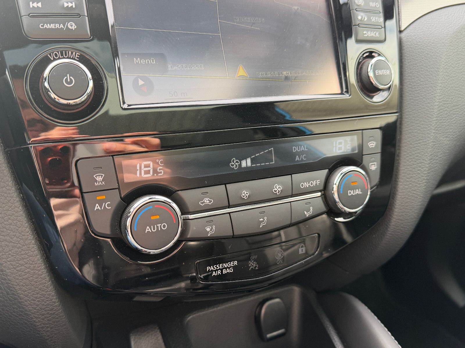 Fahrzeugabbildung Nissan Qashqai Tekna /GLASDACH/360°/MEMORY/NAVI