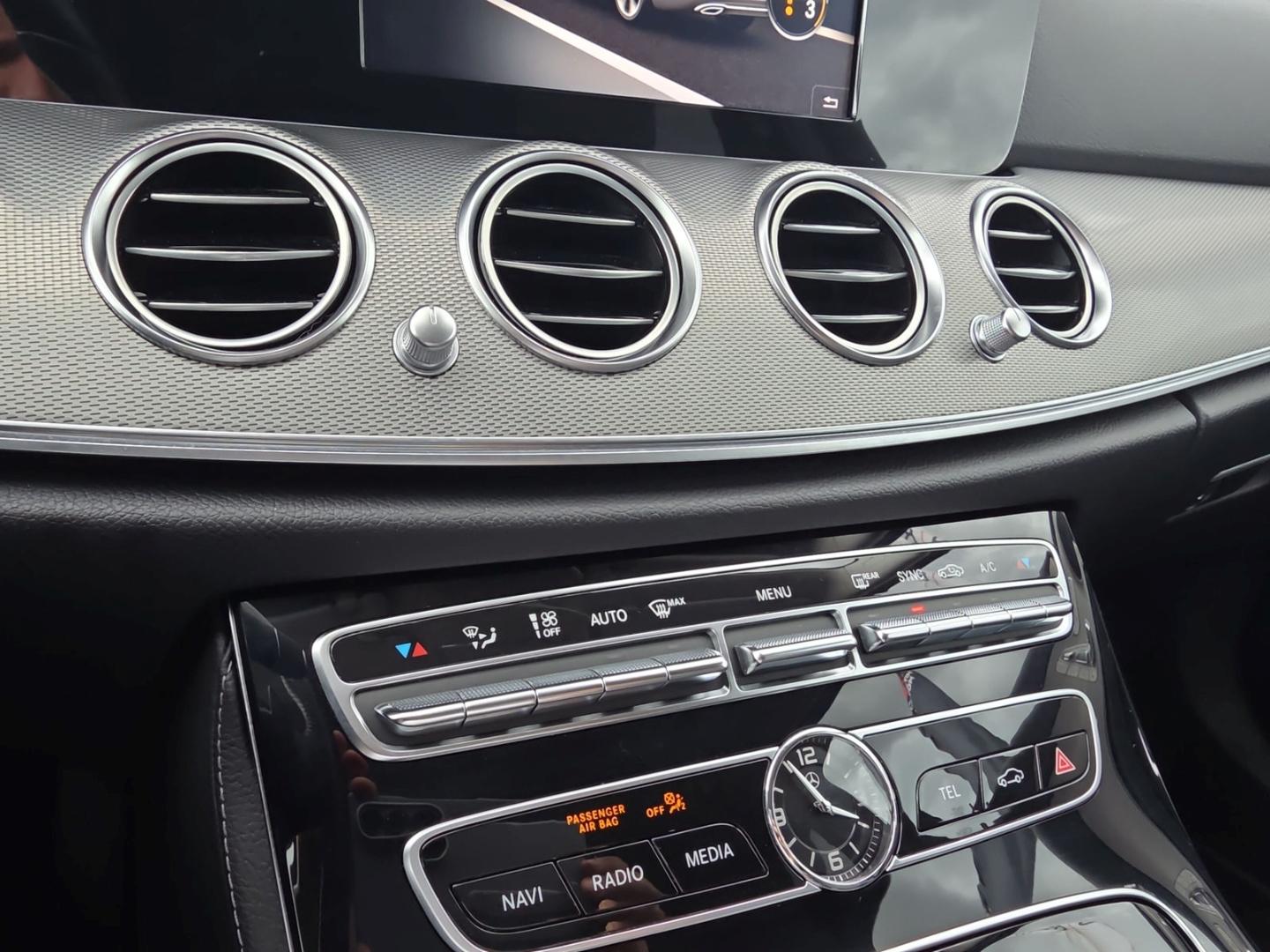 Mercedes-Benz E 220 d T Avantgarde Multibeam Navi Kamera Park