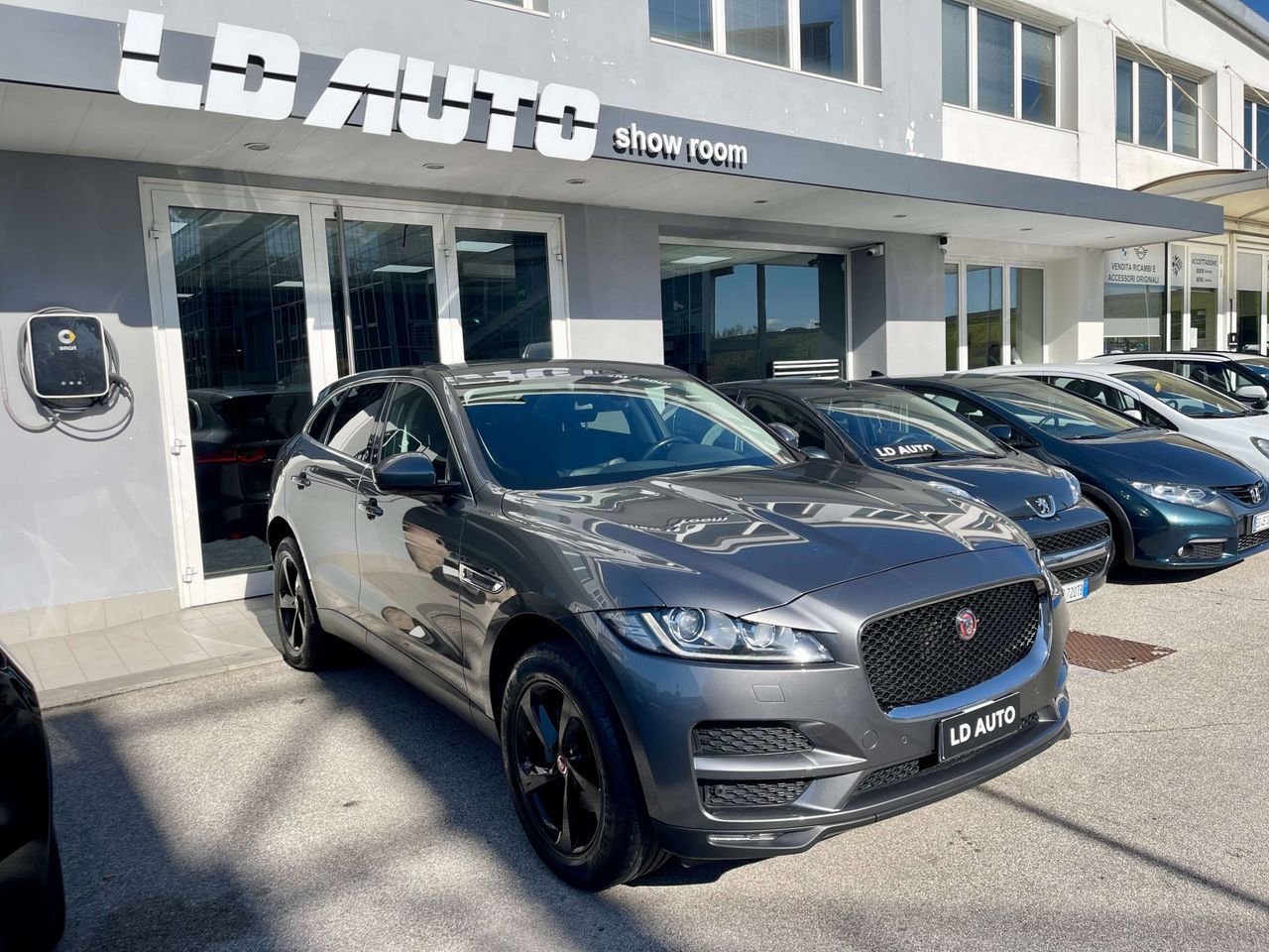 JAGUAR F-Pace