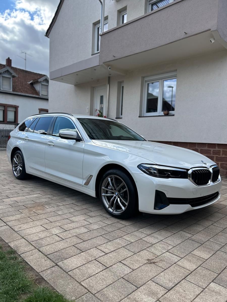 BMW 530d xDrive Touring LCI Navi Kamera 