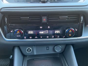 Nissan Qashqai N-Connecta Navi* LED* HUD* Pano* FSH* SH