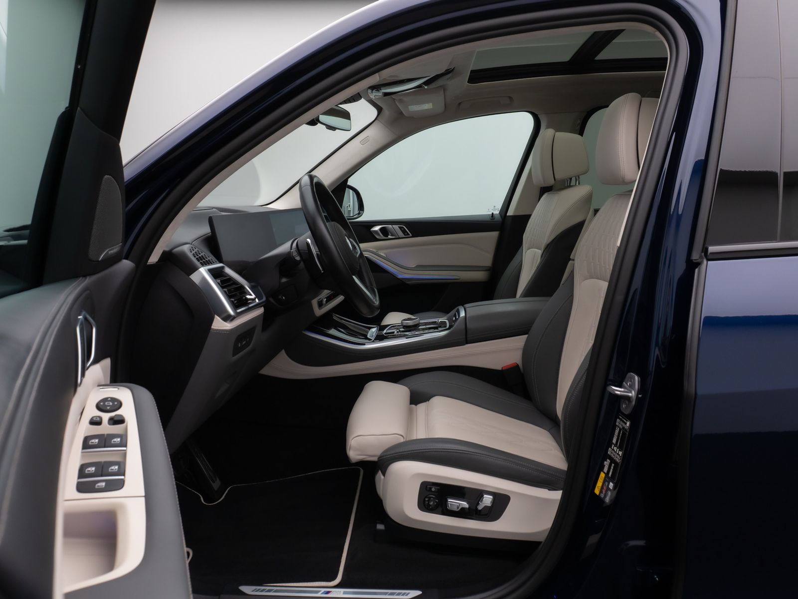 Fahrzeugabbildung BMW X5 xD50e M Sport 360°H/K Panorama Individual 22"