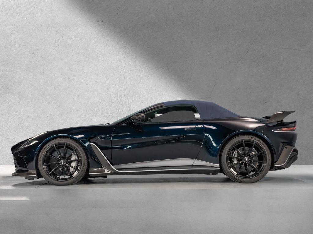 Aston Martin V12 Vantage