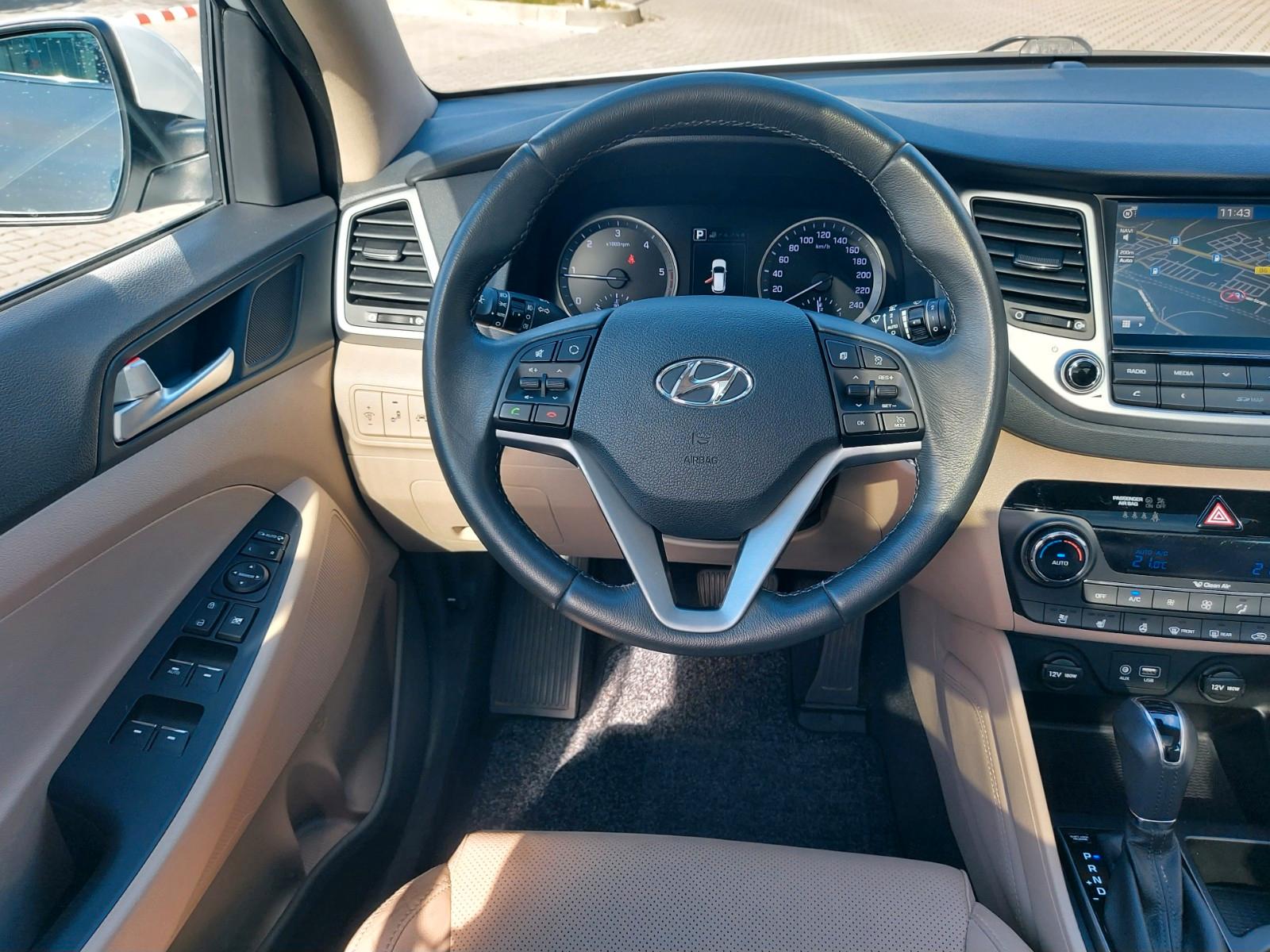 Hyundai Tucson blue Premium Pano Radar Leder Sitzklima