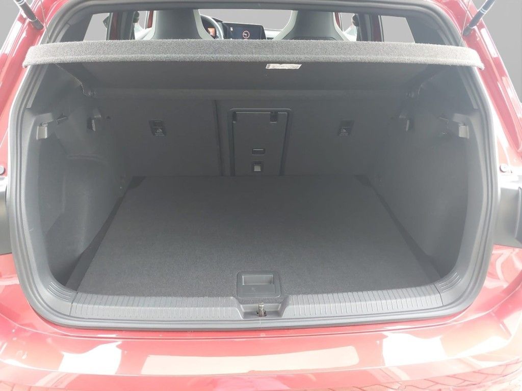 Fahrzeugabbildung Volkswagen Golf 1.5 eTSI DSG R-Line Standheizung