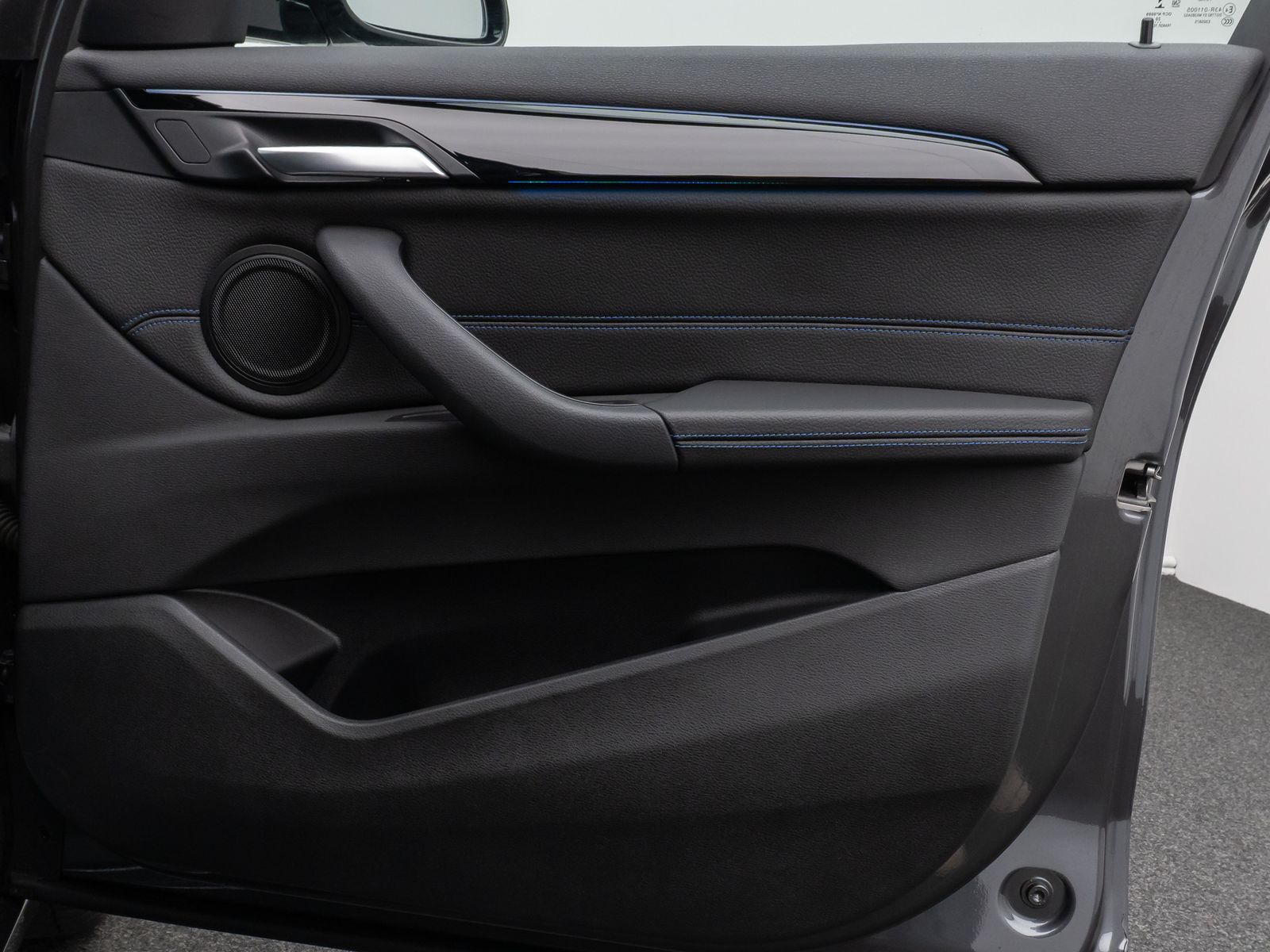 Fahrzeugabbildung BMW X1 xD25e M Sport Kamera Navi DAB HiFi DrivAssist