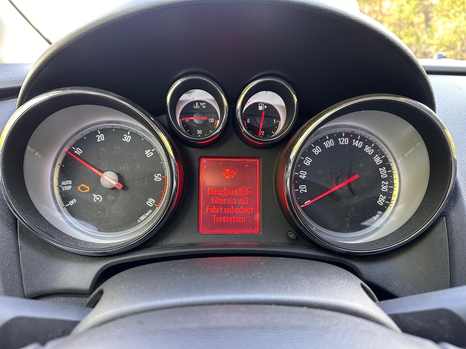 Opel Astra 2013 — photo 10