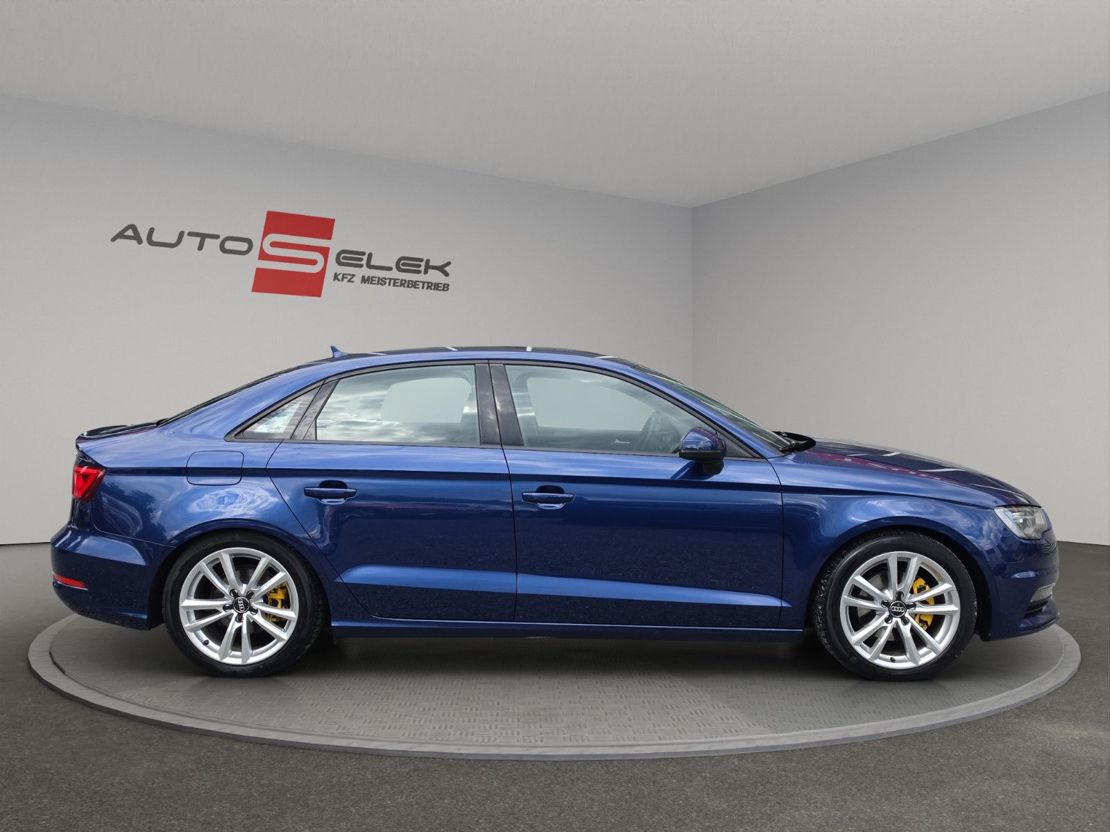 Fahrzeugabbildung Audi A3 Limousine ambition SERVICE TÜV NEU